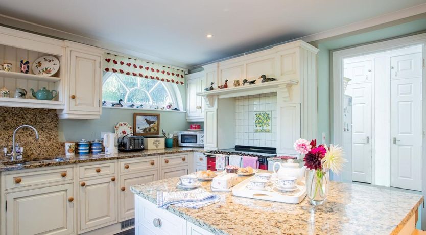 Photo of 4 Bed in Truro