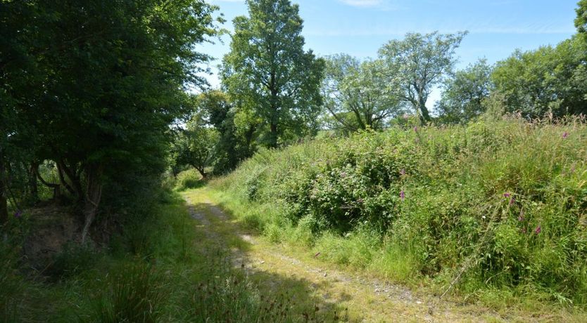 Photo of 1 Bed in Week St Mary