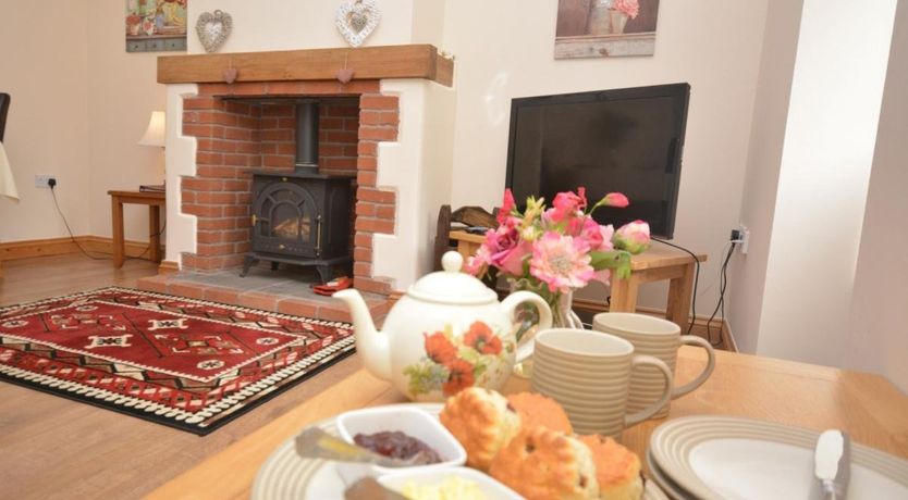 Photo of 1 Bed in Week St Mary