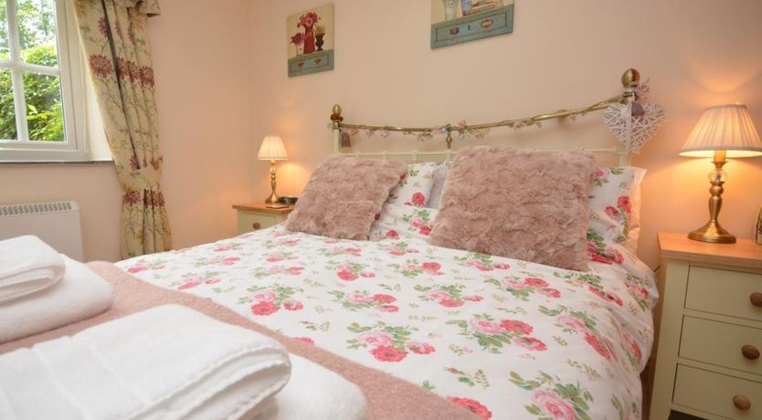 Photo of 1 Bed in Week St Mary