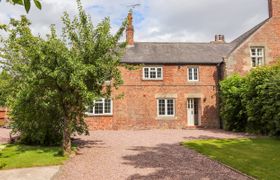 Photo of well-house-farm-flat