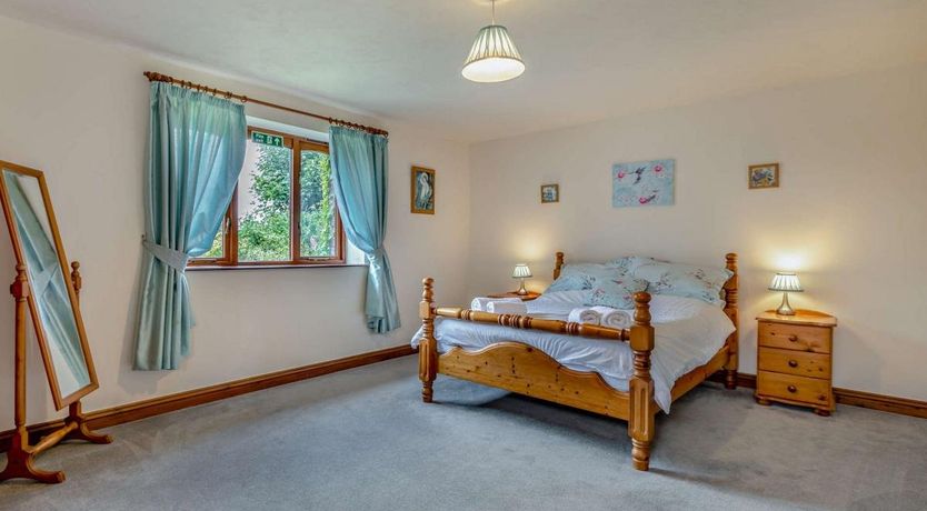 Photo of 3 Bed in Holsworthy