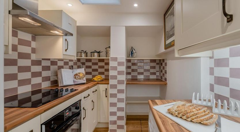 Photo of 4 Bed in Eastbourne