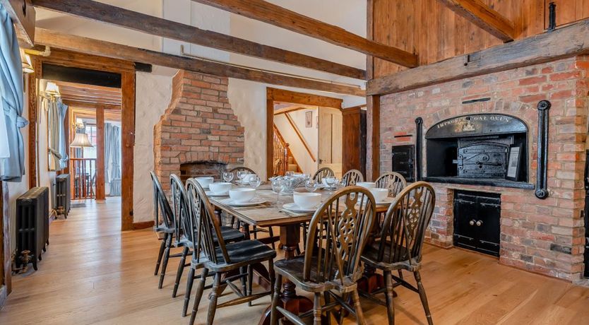 Photo of 4 Bed in Eastbourne