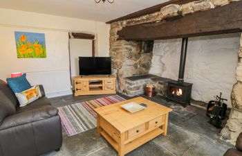 Bwthyn Pennant Holiday Cottage