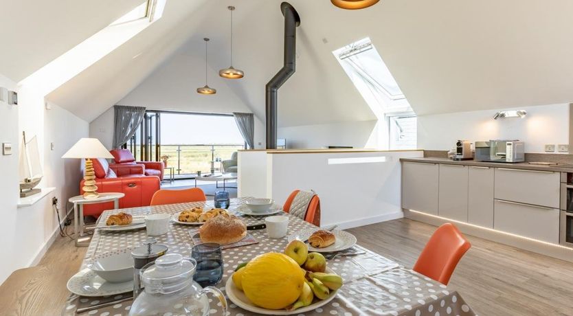 Photo of 4 Bed in Northam