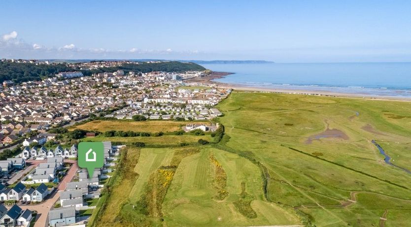 Photo of 4 Bed in Northam