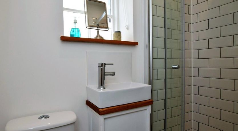 Photo of 3 Bed in Sandgate