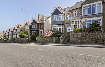 Seascape Holiday Cottage