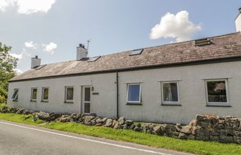 Ael Y Bryn Holiday Cottage