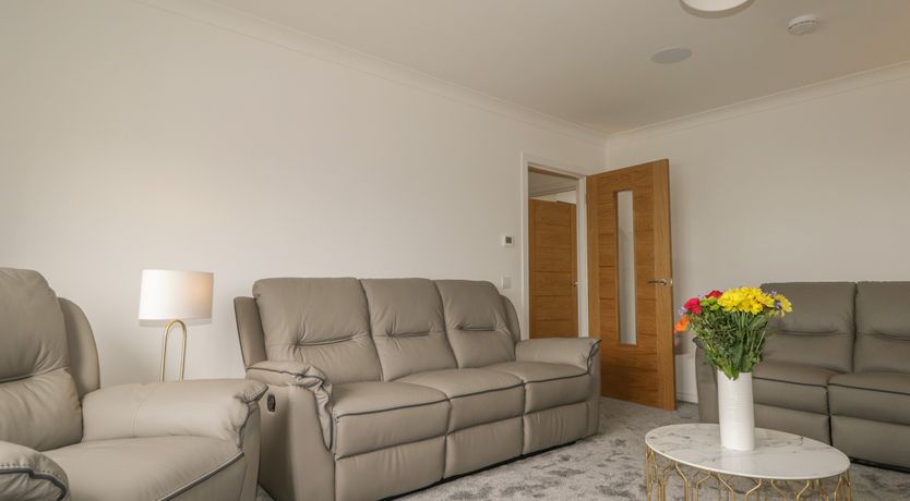 Photo of 15 Waters Edge