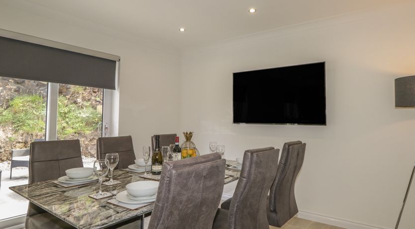 Photo of 15 Waters Edge