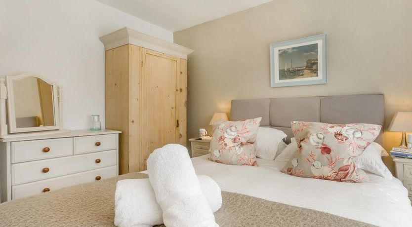 Photo of 2 Bed in Landkey