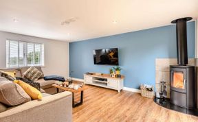 Photo of in Weymouth  (75200)
