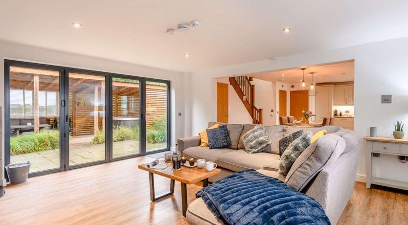 Photo of 2 Bed in Weymouth