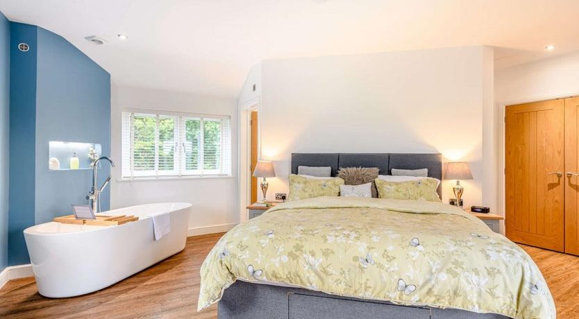 Photo of 2 Bed in Weymouth