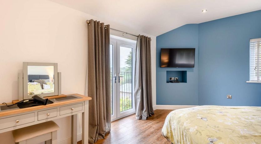 Photo of 2 Bed in Weymouth