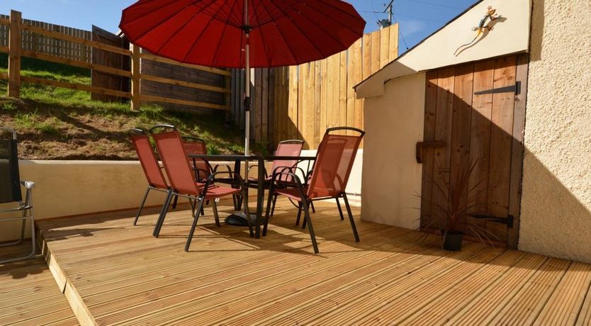 Photo of 5 Bed in Brynteg