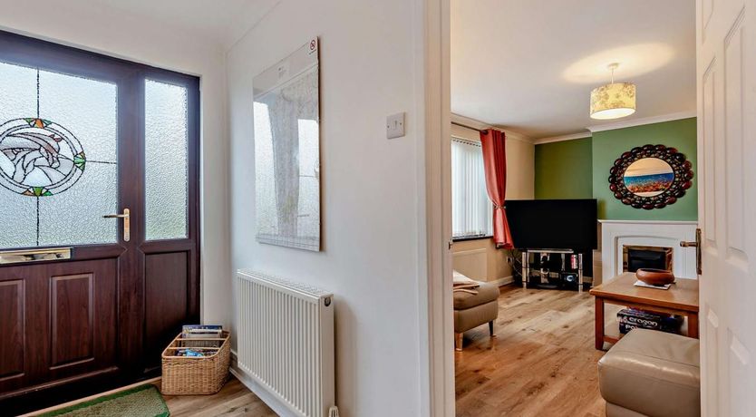 Photo of 5 Bed in Brynteg