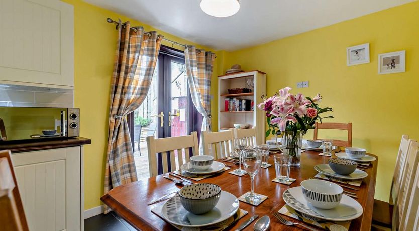 Photo of 5 Bed in Brynteg