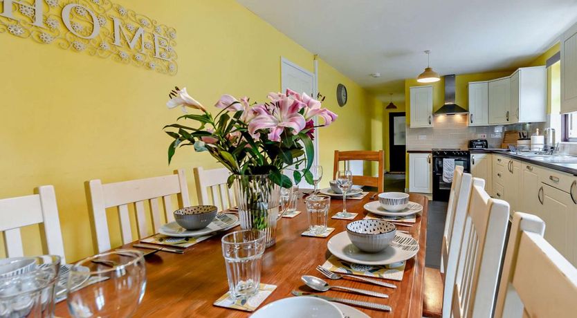 Photo of 5 Bed in Brynteg