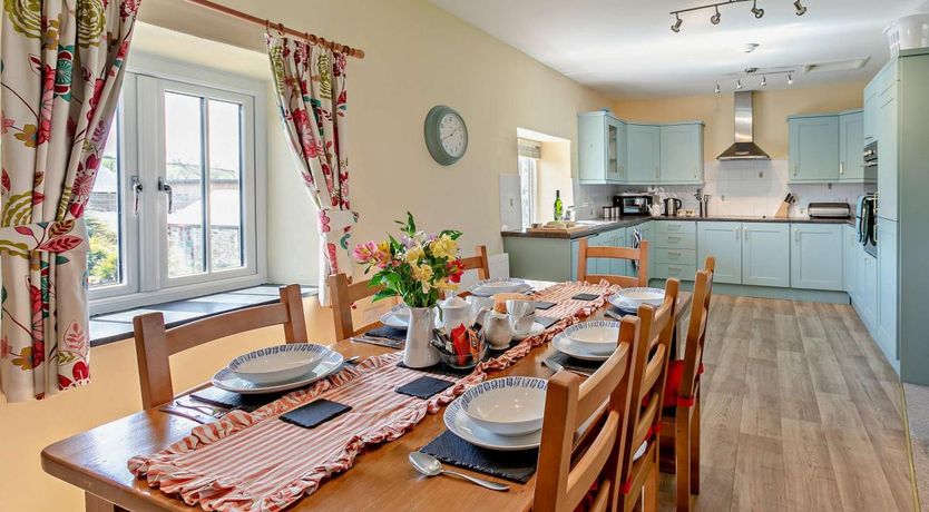 Photo of 4 Bed in St Ervan