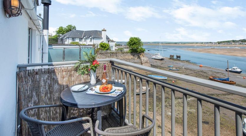 Photo of 2 Bed in Appledore