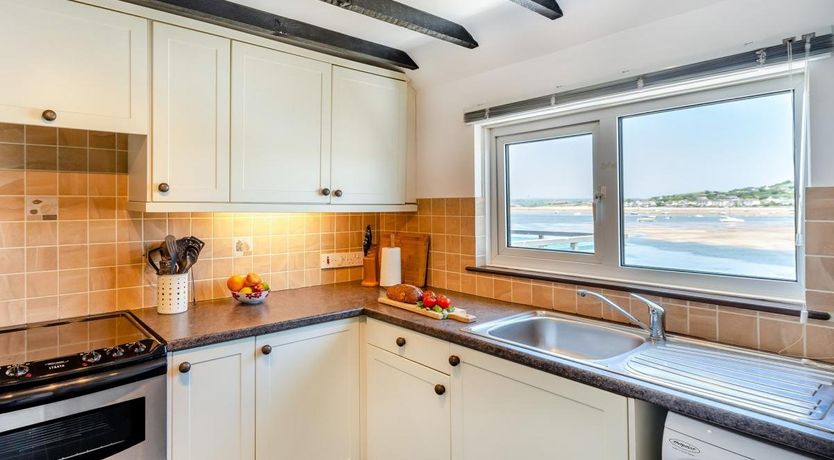 Photo of 2 Bed in Appledore
