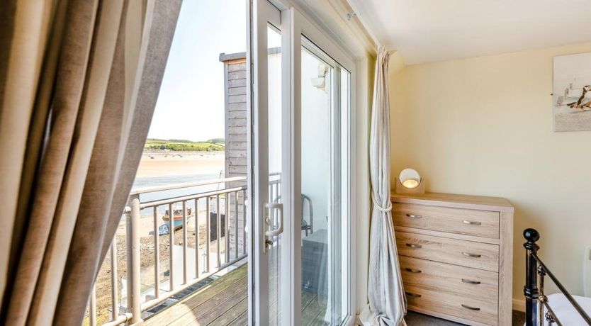 Photo of 2 Bed in Appledore