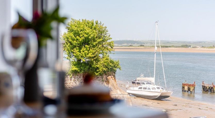 Photo of 2 Bed in Appledore