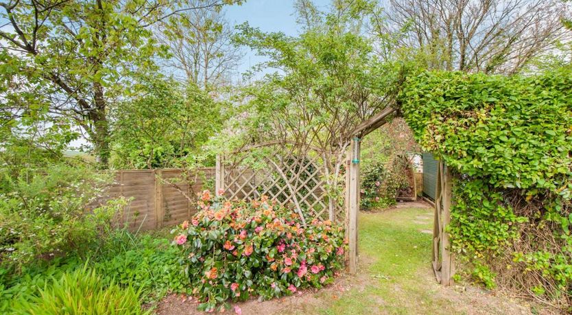 Photo of 3 Bed in Bishops Tawton