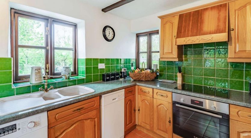 Photo of 3 Bed in Bishops Tawton