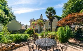 Photo of Clevehurst Cottage