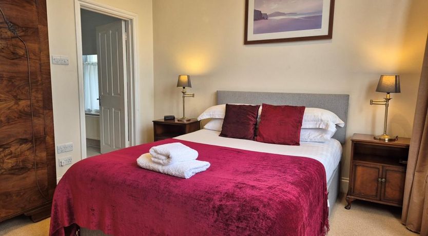 Photo of 2 Bed in Ilfracombe