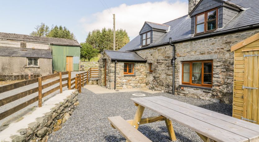 Photo of Yr Hen Stabal