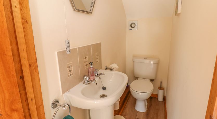 Photo of Old Hall Barn 3