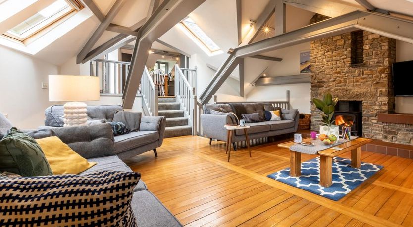 Photo of 4 Bed in Monkleigh