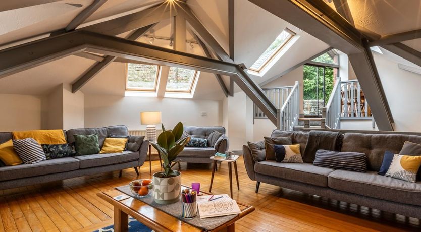 Photo of 4 Bed in Monkleigh