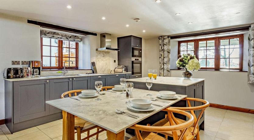 Photo of 1 Bed in Hiscott