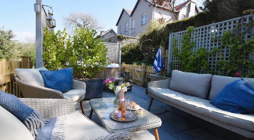 Photo of 2 Bed in Lee