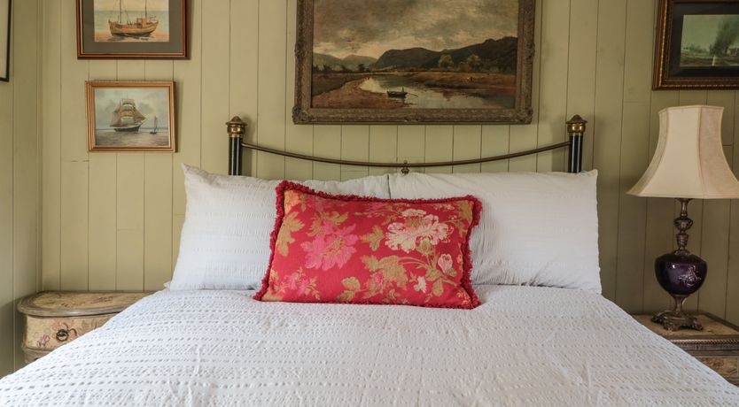 Photo of Crows Cabin