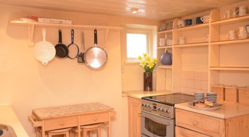 Photo of 2 Bed in Appledore