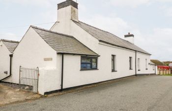 Tyddyn Serri Holiday Cottage