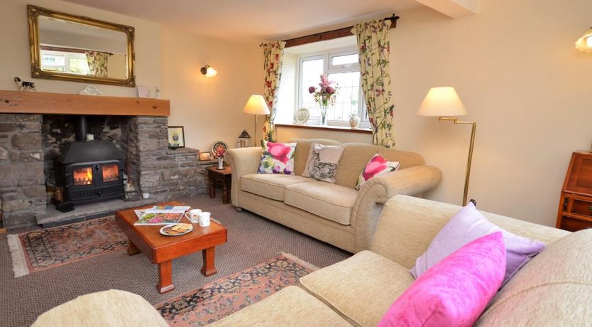 Photo of 2 Bed in Crickhowell