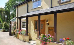 Photo of 2 Bed in Crickhowell
