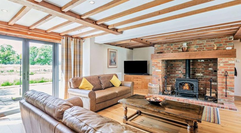 Photo of 5 Bed in Smarden