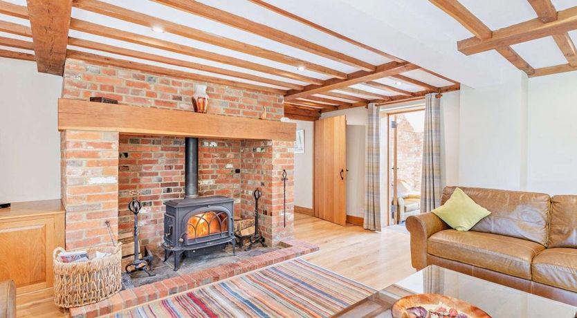 Photo of 5 Bed in Smarden