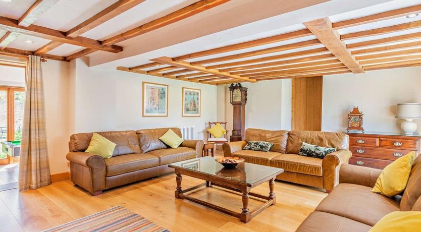 Photo of 5 Bed in Smarden