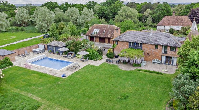 Photo of 5 Bed in Smarden