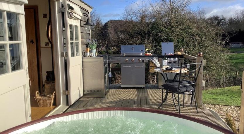 Photo of 1 Bed in Ludgershall